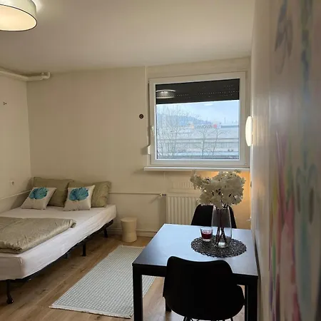 Cozy & Renovated In A Practical Location Апартаменты